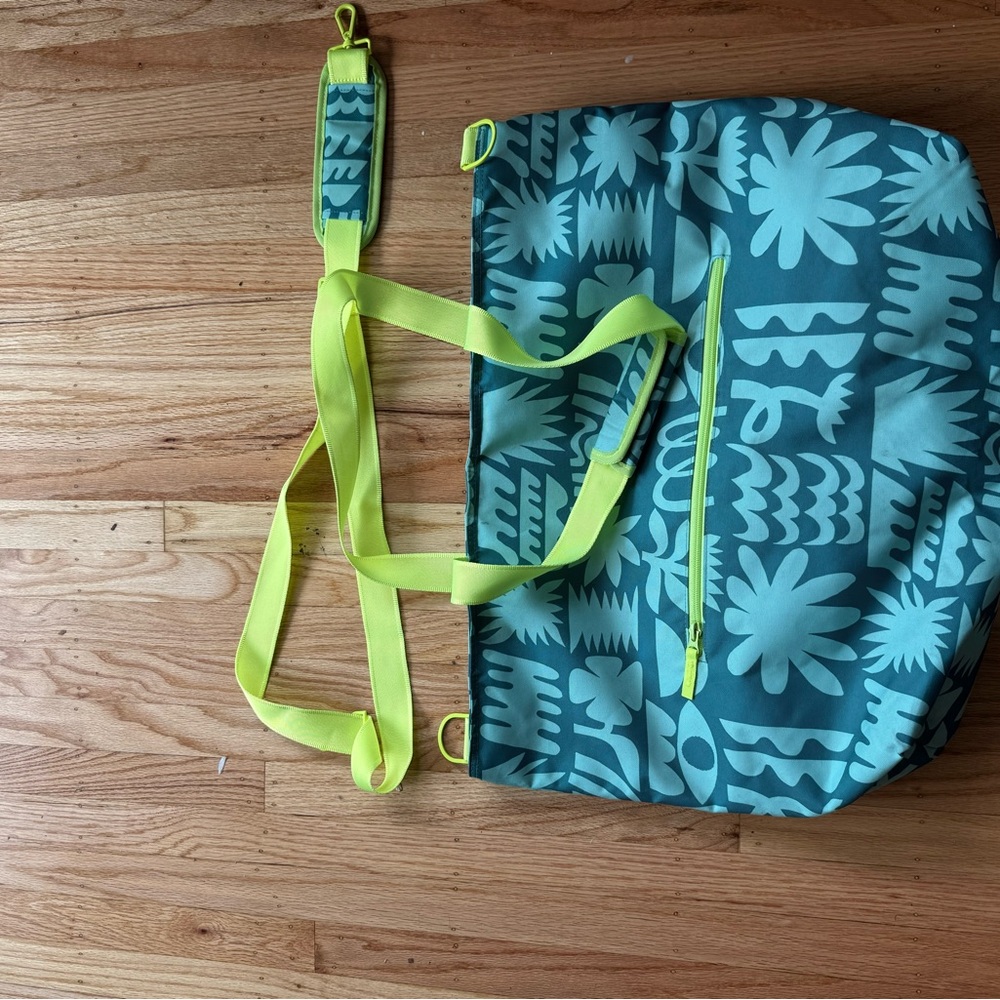 NEW Extra Large (approx 2 feet wide) ALOHA Collection Tote - Picture 3 of 6